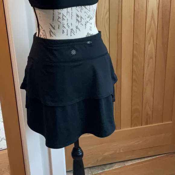 Women’s black Athleta skirt with short insert. New condition. Small - Picture 5 of 13